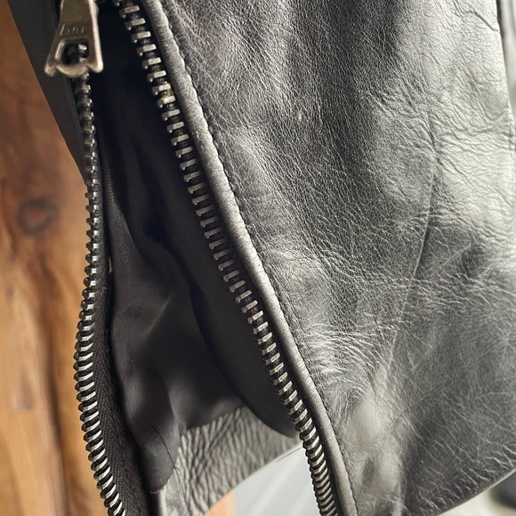 Ventcouvert Leather Jacket - Picture 8 of 9